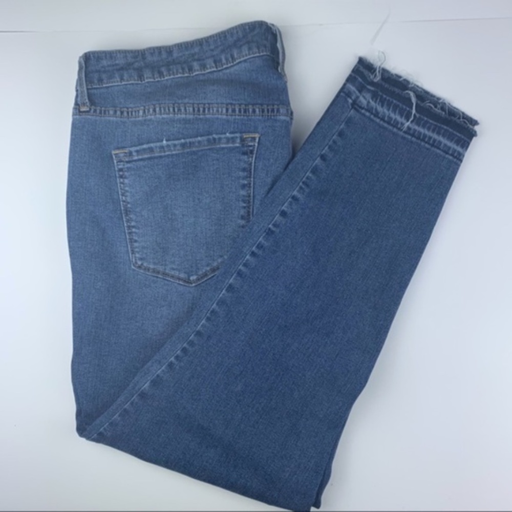 Old Navy women's Rockstar mid rise raw hem jeans, 16